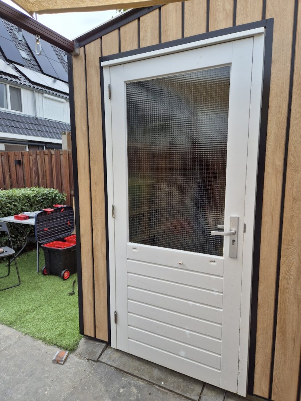 Tuinhuis met houtlook gevelbekleding in Pijnacker